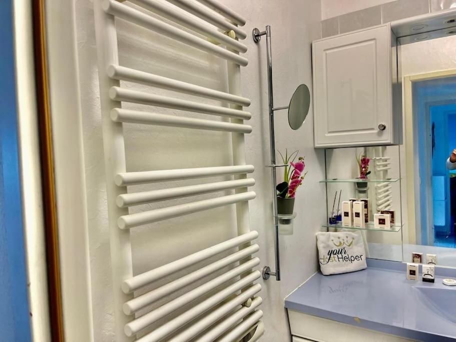 L'eburneen Yourhosthelper Apartamento