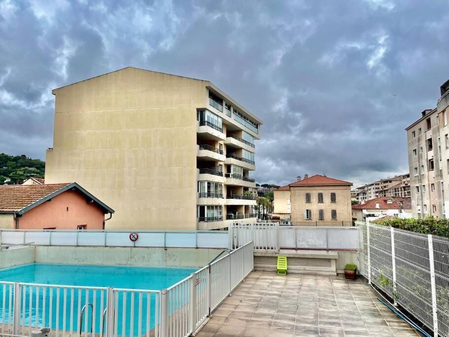 L'eburneen Yourhosthelper Apartment *